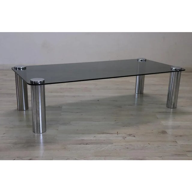 This is a beautiful and sophisticated piece of 20th-century furniture. 1970s Italian design is distinctive and evident in...