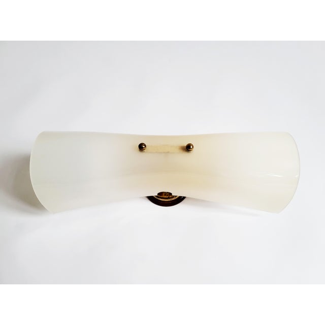 Mid-Century Modern Acrylic and Brass Wall Light, 1950s For Sale - Image 4 of 12