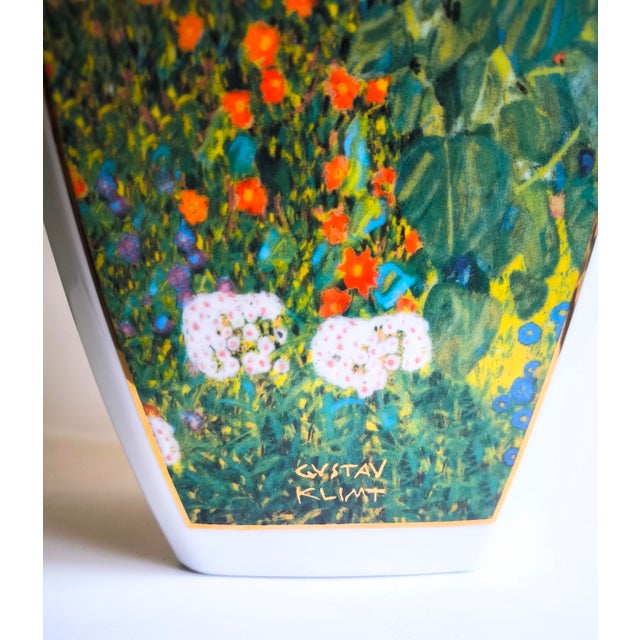 Gustav Klimt 20th Century Goebel Porcelain Vase - Gustav Klimt Blumenmotive Limited Edition For Sale - Image 4 of 17