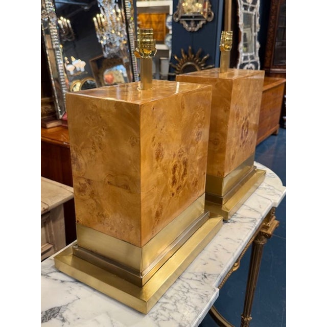 Early 21st Century Pair of Blond Burl and Brass Lamps For Sale - Image 5 of 6