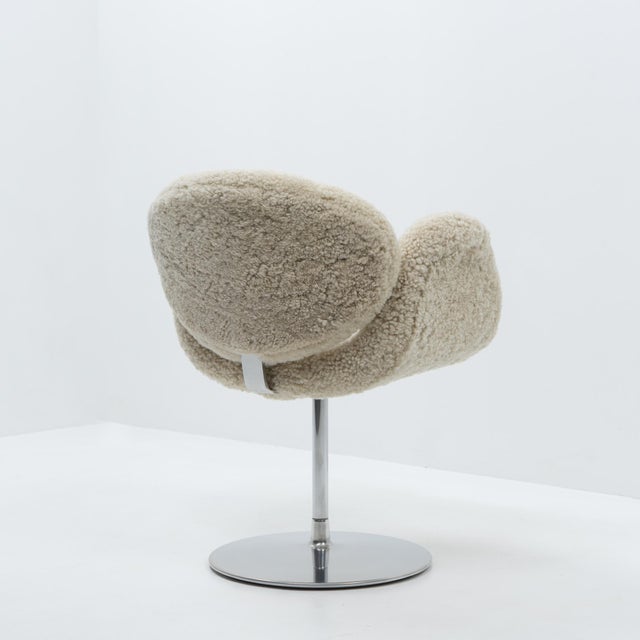 Artifort Small Tulip Chair in Sheepskin by Pierre Paulin for Artifort, 1990s For Sale - Image 4 of 14