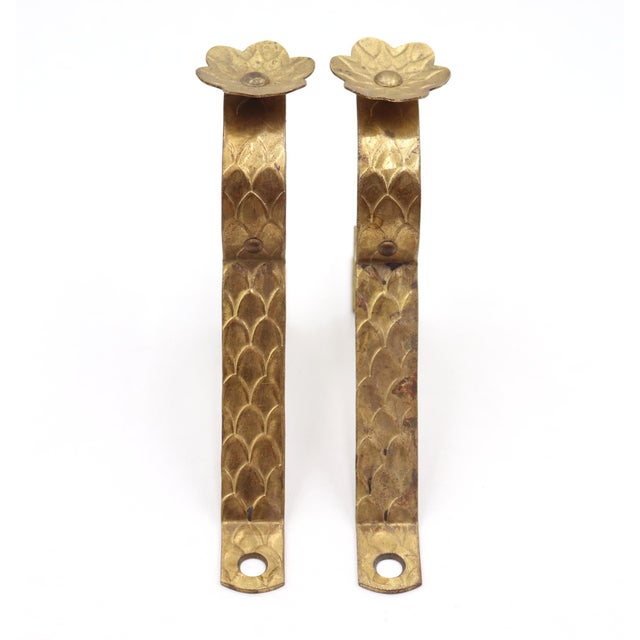 Traditional Pair of Vintage Brass Scalloped Floral Curtain Rod Brackets For Sale - Image 3 of 5