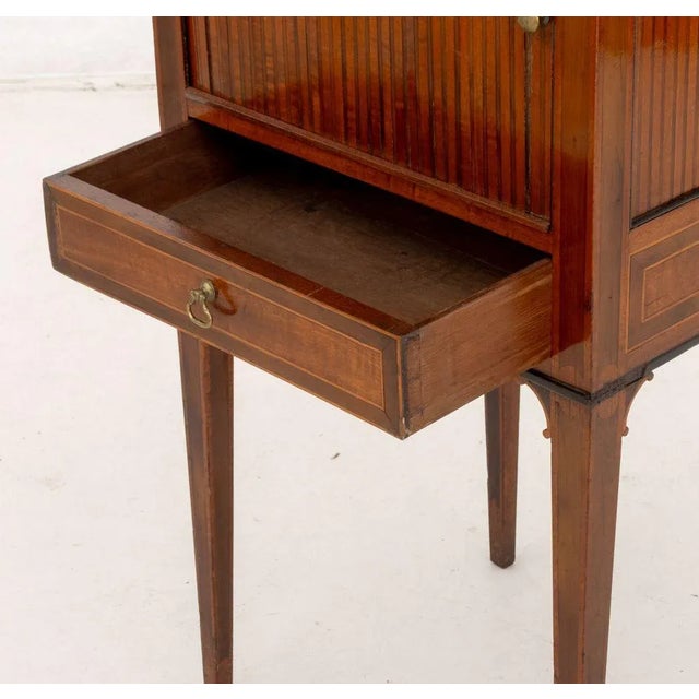 Wood Hepplewhite Mahogany Bedside Table, C. 1800 For Sale - Image 7 of 8