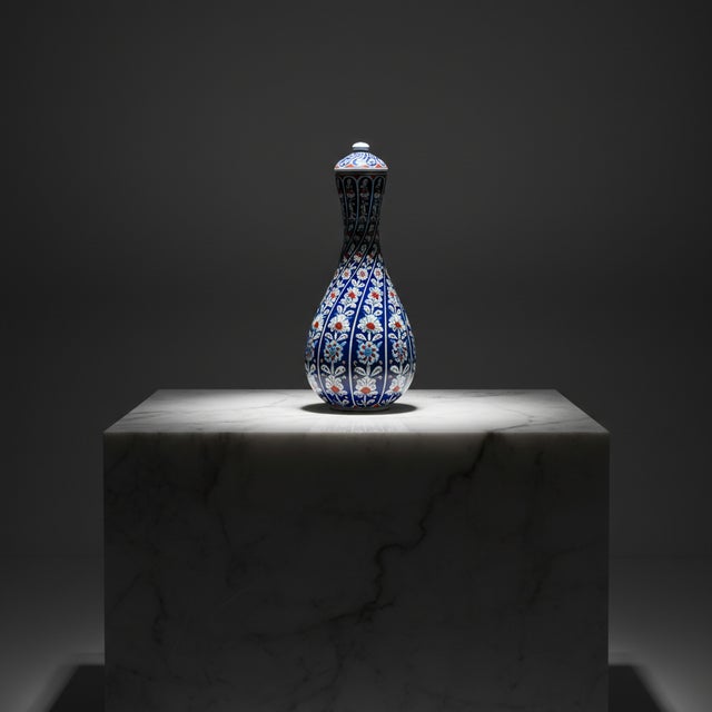 Handmade Ceramic “Cesme Bulbulu” Jar (30cm) – Tall Iznik Surahi Vase – Classic Blue & White Floral For Sale - Image 9 of 9