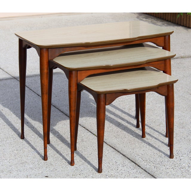 1960s Vintage Mid-Century Modern Nesting Tables – Set of 3 With Beige Tops & Tapered Maple/Beech Wood Legs For Sale - Image 4 of 17