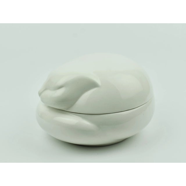 Mid-Century Modern 1979 Tiffany&Co White Ceramic Sleeping Cat Lidded Box For Sale - Image 3 of 7