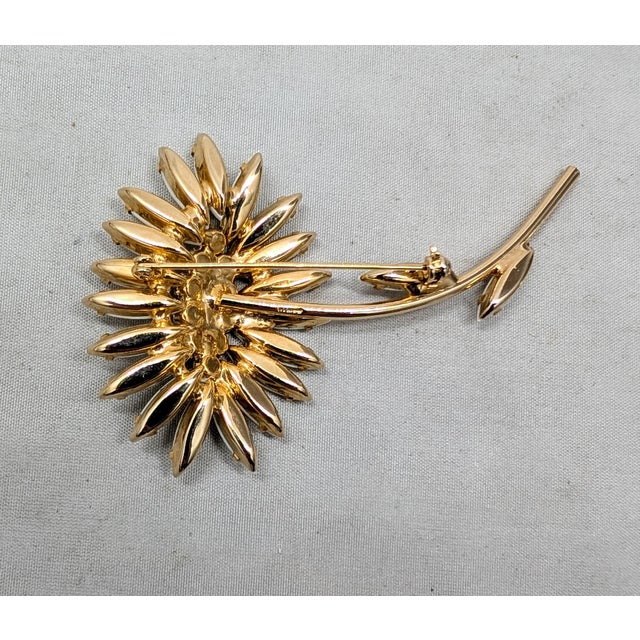 1950s Vintage 1950s Signed Napier Goldtone White Rhinestone Flower Brooch For Sale - Image 5 of 7