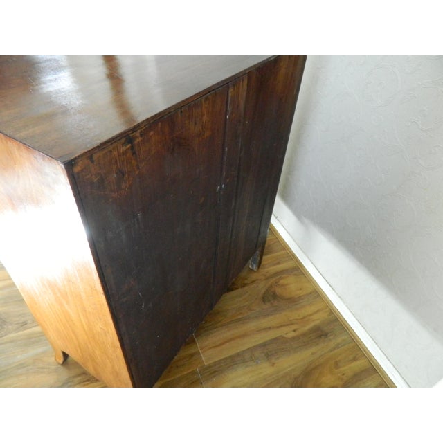 Brown Victorian Bow Front Chest of Drawers in Mahogany, 1890s For Sale - Image 8 of 18