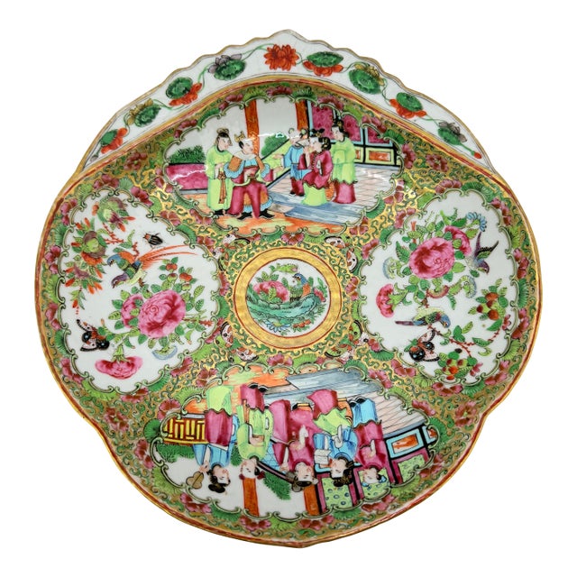 19th Century, Chinese Rose Medallion Porcelain Shrimp Dish - Finely Detailed For Sale