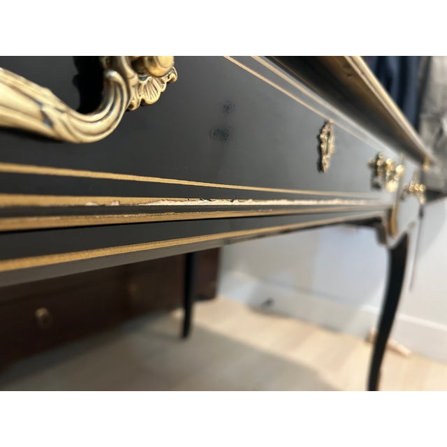 Mid-Century Modern Vintage Drexel Heritage Grand Palais 67" Executive Desk – French Provincial Louis XV Style For Sale - Image 3 of 17