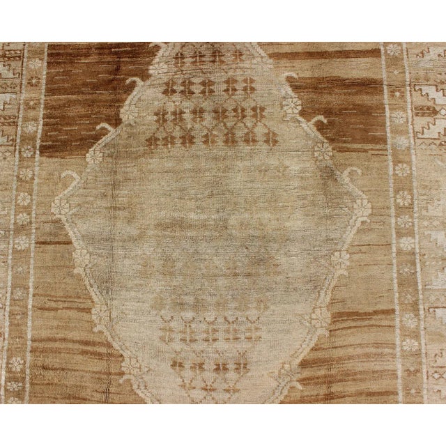 Midcentury Vintage Turkish Rug With Central Medallion in Brown and Ivory For Sale In Atlanta - Image 6 of 9