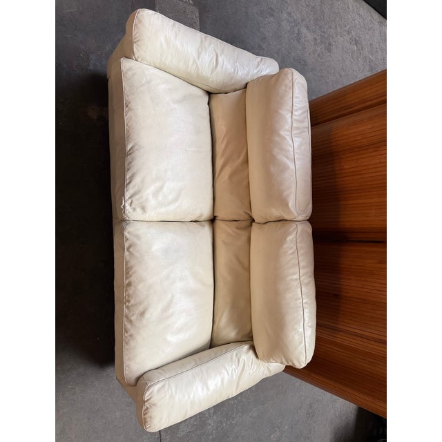 1980s Cream Leather Sofa by Tito Agnoli for Poltrona Frau, 1980s For Sale - Image 5 of 9