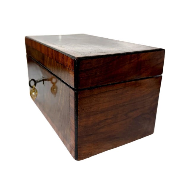 Early 19th Century English Regency Burr Walnut Two-Compartment Tea Caddy Box An exceptional early 19th-century lat...