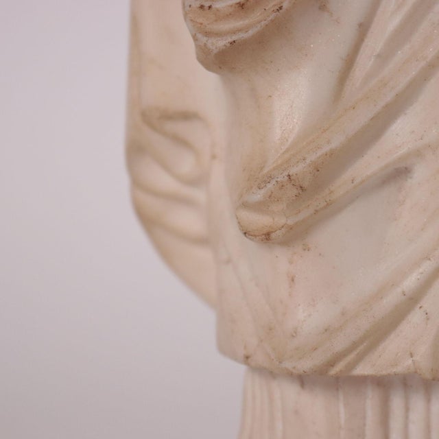 White Sculpture of a Roman Matron in White Marble, Italy, 19th Century For Sale - Image 8 of 11