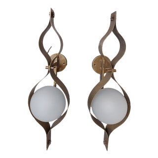 Pavone Wall Lamps in Polished Brass with Etched and Sandblasted Glass Diffusers by Gio Ponti for Arredoluce, 1960s, Set of 2 For Sale
