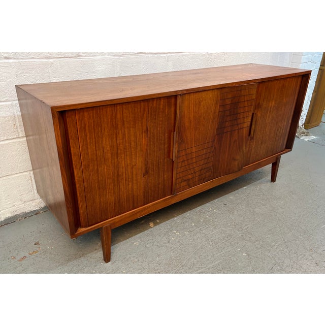 Mid-Century Nine Drawer Walnut 'Elegette' Dresser by Furnette Industries For Sale - Image 4 of 18