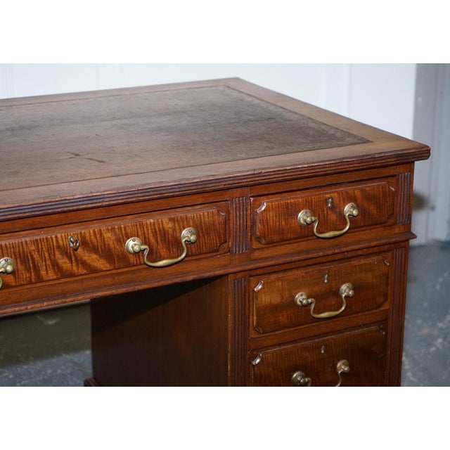 Wood Antique Pedestal Writing Desk by Edwardian Maple & Co, 1890 For Sale - Image 7 of 18