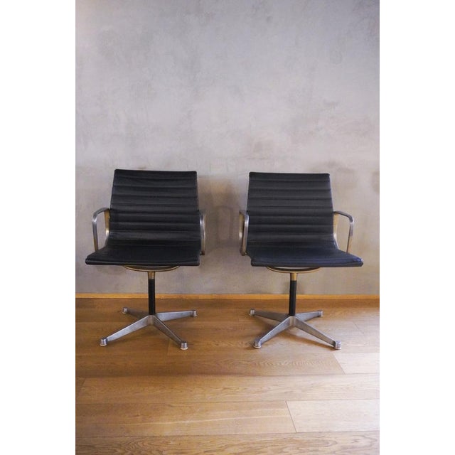 Icons of 20th century design, the Aluminum Group Series seats were designed by Charles and Ray Eames in the 1950s and were...