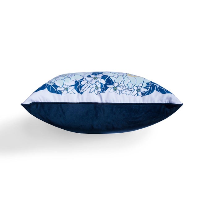 A delightful bouquet of peony and neroli flowers in pale and royal blue with citron centers. The perfect companions in a...