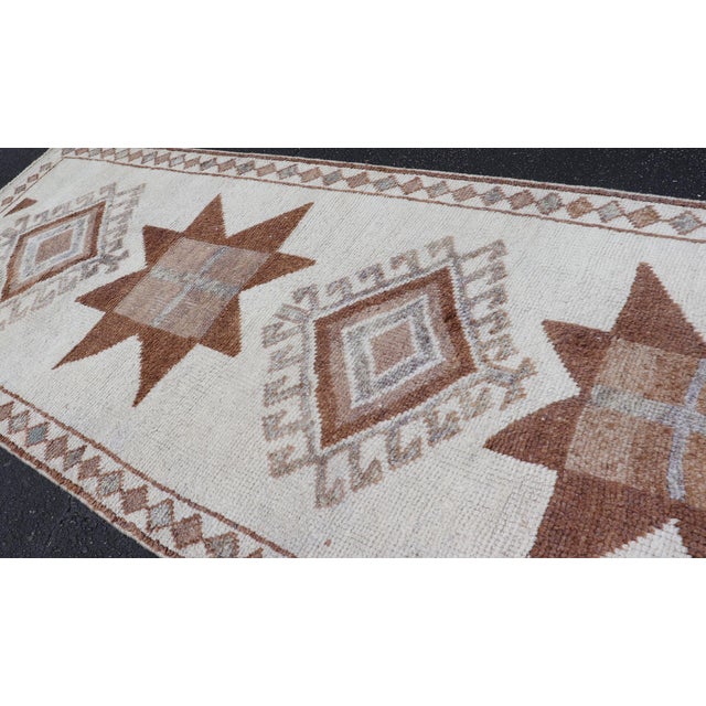 Vintage Turkish Tulu Runner With Ivory Field and Muted Brown Star Motifs For Sale - Image 9 of 13