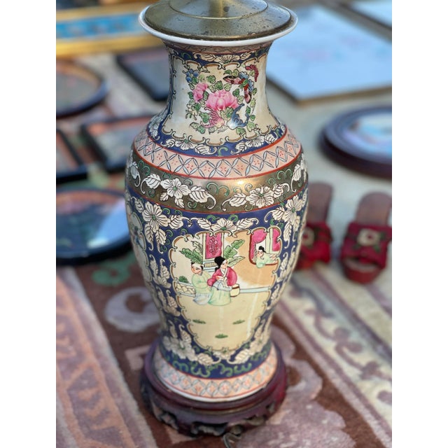Gorgeous hand painted Asian lamp. Great to add to any chinoiserie inspired decor! Beautiful piece with remarkable detail....