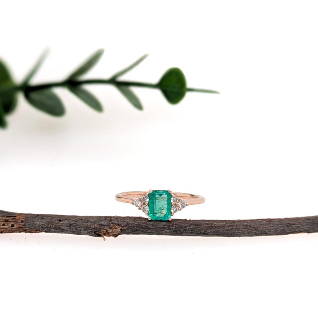 Contemporary Fine Ethiopian Emerald Ring With Natural Diamond Accents in 14k Gold | Em 6x4mm For Sale - Image 3 of 6