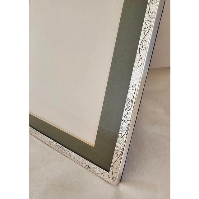 Chinese Export Sterling Silver Planished Photograph Frame from Wai Kee For Sale - Image 7 of 17
