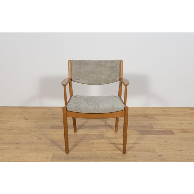 Armchair manufactured in the 60s in Denmark. Furniture made of solid oak wood. The whole after a comprehensive carpentry...