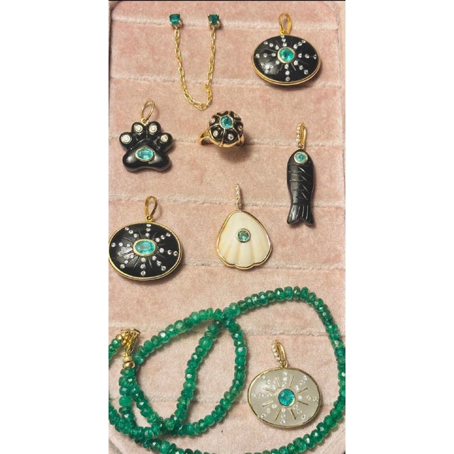 Sol Pendant, Black Onyx With Emerald, Diamonds & 14k Gold For Sale In New York - Image 6 of 11