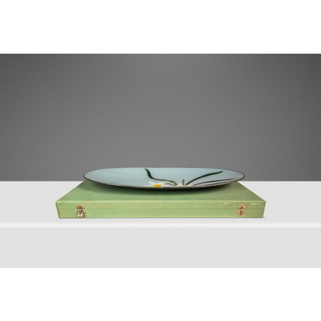 1960s Japanese Mid-Century Modern Hand-Painted Glass Serving Dish Depicting Orchids W/ Protective Case by Mitsukoshi For Sale In Orlando - Image 6 of 18