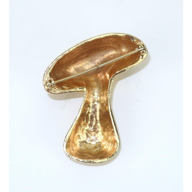 Trifari Pair of Gold Plated Mushroom Brooches Including Trifari, 1960's For Sale - Image 4 of 10