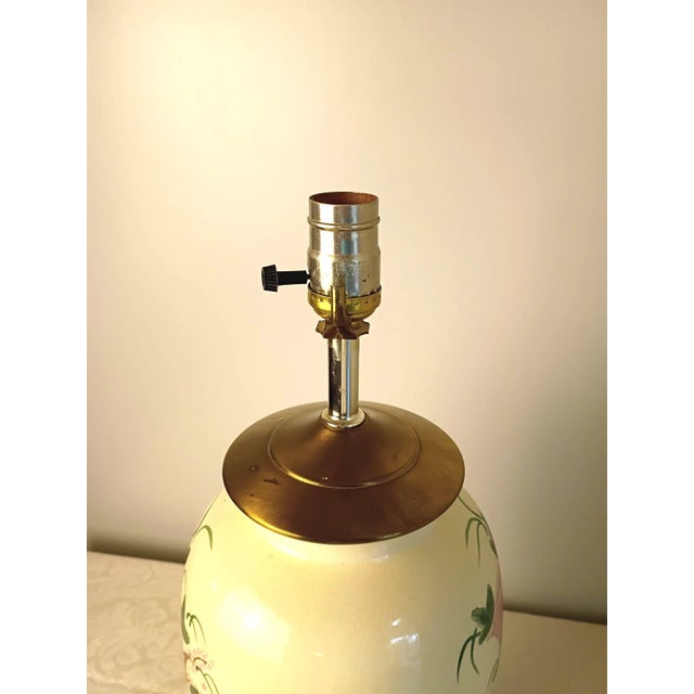 1980s Chinoiserie Ginger Jar Table Lamp Hardwood Base Hand Painted Porcelain Pink Peony For Sale In Savannah - Image 6 of 10