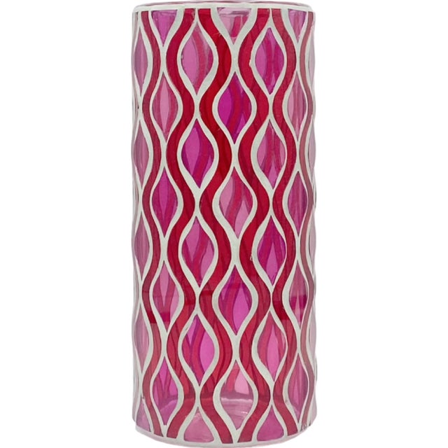 Details: -This wonderful vintage glass vase is pink with lovely hand-painted swirl design -Perfect for displaying flowers...