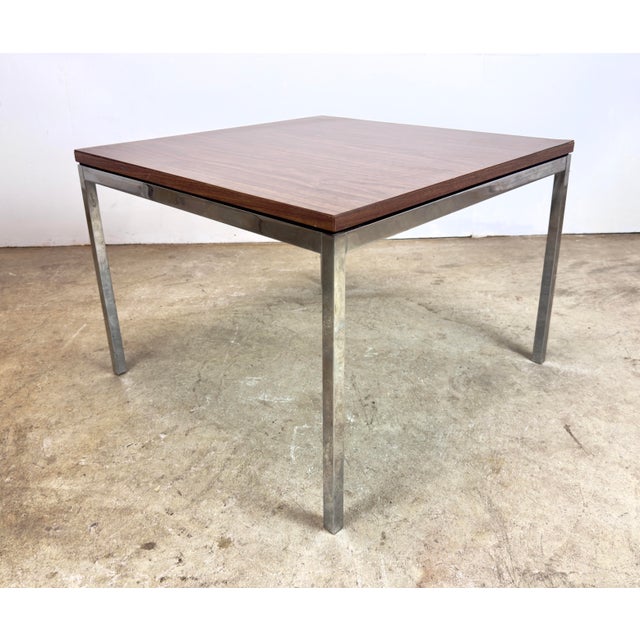1970s 1970’s Florence Knoll “T Angle” Chrome & Walnut Laminate Side Tables Matching Pair For Sale - Image 5 of 12