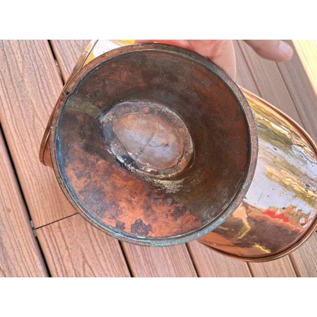 19th-Century Victorian Copper Helmet Coal Scuttle With Brass Accents For Sale In Washington DC - Image 6 of 12