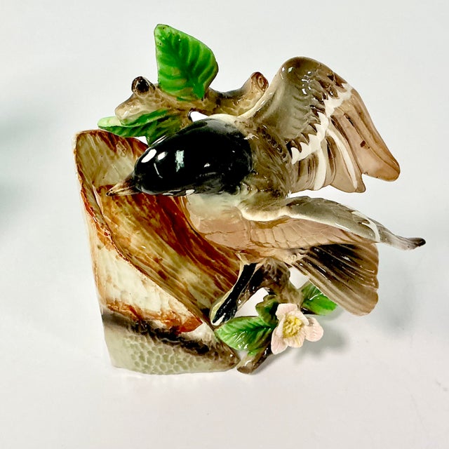 1950s Mid-Century Boho Chic Arts & Crafts Porcelain Robin Bookends - A Pair. For Sale - Image 12 of 12