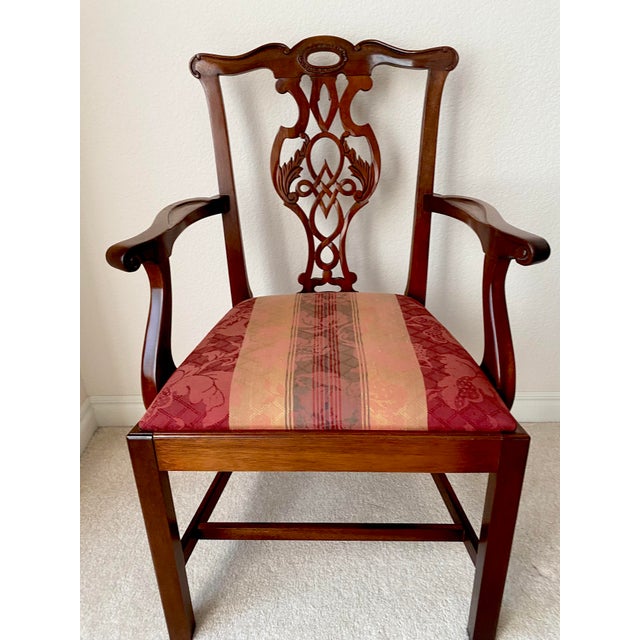 Baker Furniture Historic Charleston Collection Georgian Banded Mahogany Double Pedestal Table and Eight Chairs Exquisite Excellent Condition For Sale - Image 9 of 18