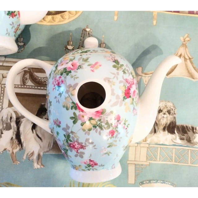 Vintage Ceramic Chinoiserie Pale Pink Blue Tea Pot Wall Decor Pockets- a Pair For Sale - Image 4 of 8