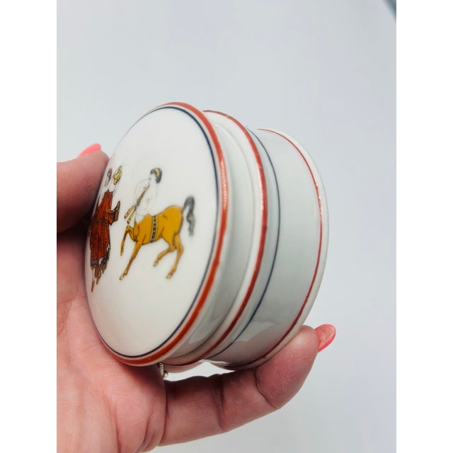 Neoclassical Ceramic Trinket Box For Sale - Image 4 of 9