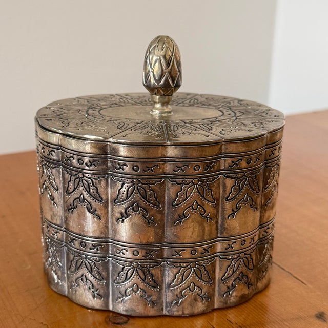 Metal Vintage Silverplate Lidded Box With Pineapple Finial For Sale - Image 7 of 7