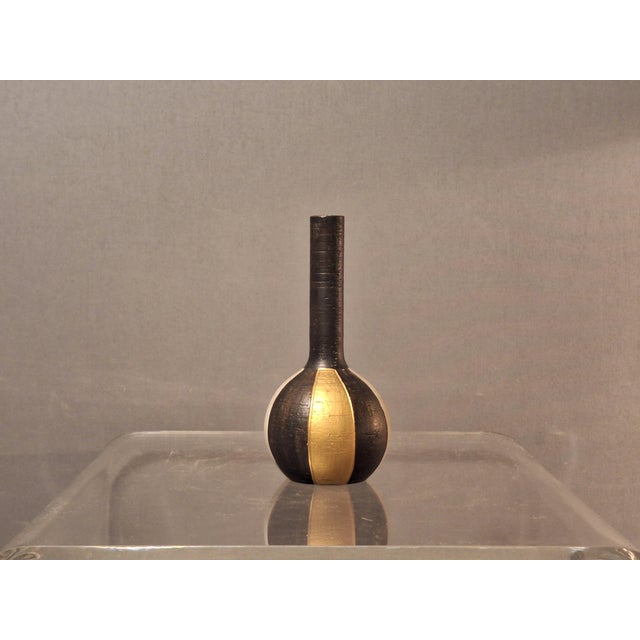Large bulbous vase: Model number 3020, height 15.5 cm, diameter 20 cm Small bulbous vase: Model number 3055, height 10 cm,...