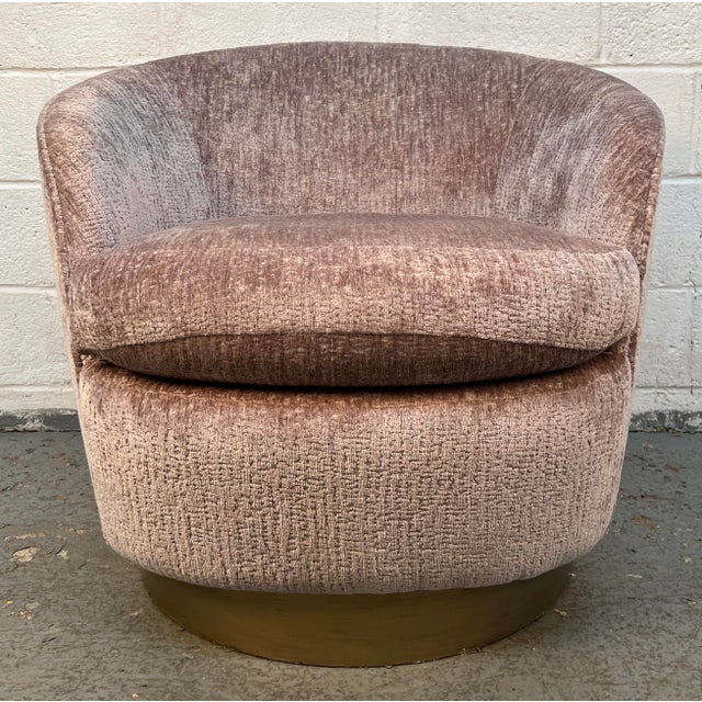 Vintage Modern Barrel Swivel Accent Chair in Blush Textured Velvet For Sale - Image 4 of 12