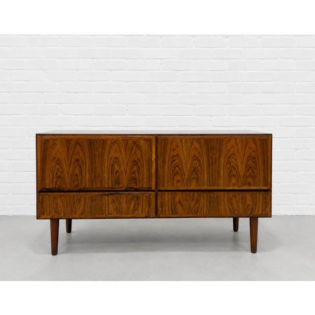 Omann Jun Møbelfabrik Mid Century Danish Rosewood Credenza | Sideboard Dresser by Omann Jun, Denmark, C. 1960s For Sale - Image 4 of 16