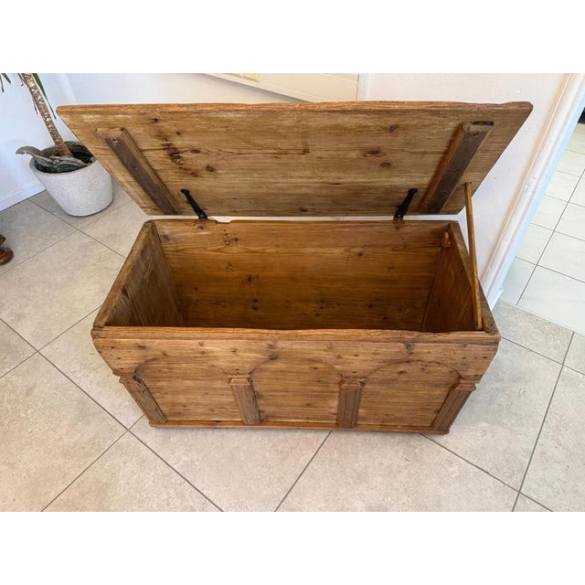 Farmhouse Storage Chest in Wood For Sale - Image 5 of 13