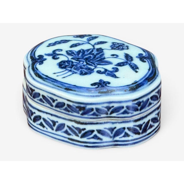 Emperor Xuande Marked Diminutive Lidded Box, Blue and White Porcelain For Sale - Image 4 of 17