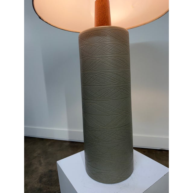 Mid-Century Modern Mid 20th Century Monumental Marshall Studios Martz Signed Ceramic Table Lamp With Original Walnut Finial For Sale - Image 3 of 18
