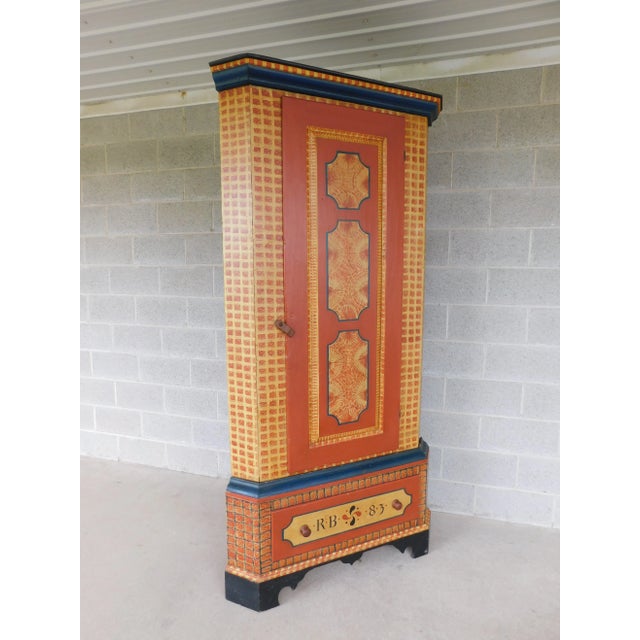 Antique 2 Piece 18th Century Grain Painted Corner Cabinet Berks Co. Pa For Sale - Image 11 of 12