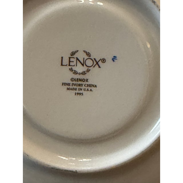 70-Piece Lenox Winter Greetings Holiday China Service – Estate Collection With Serving Pieces – Ivory Porcelain & 24k Gold For Sale - Image 18 of 18