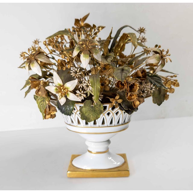 We are selling this decorative 20th century floral planter by Jane Hutcheson for Gorham. This flower arrangement is done...