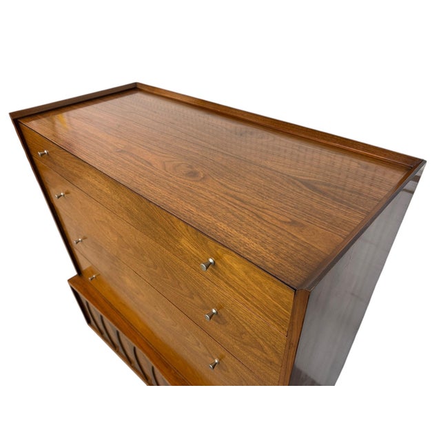 Mid-Century Modern Catseye Walnut High Chest W/Original Legs For Sale In Philadelphia - Image 6 of 9